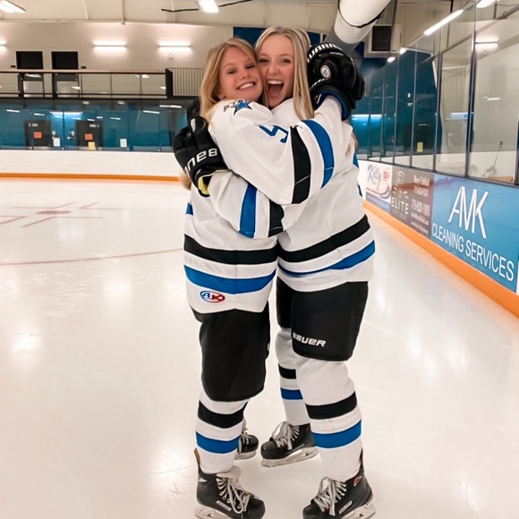 Meet your Posher, Kami - Picture 3 of 5